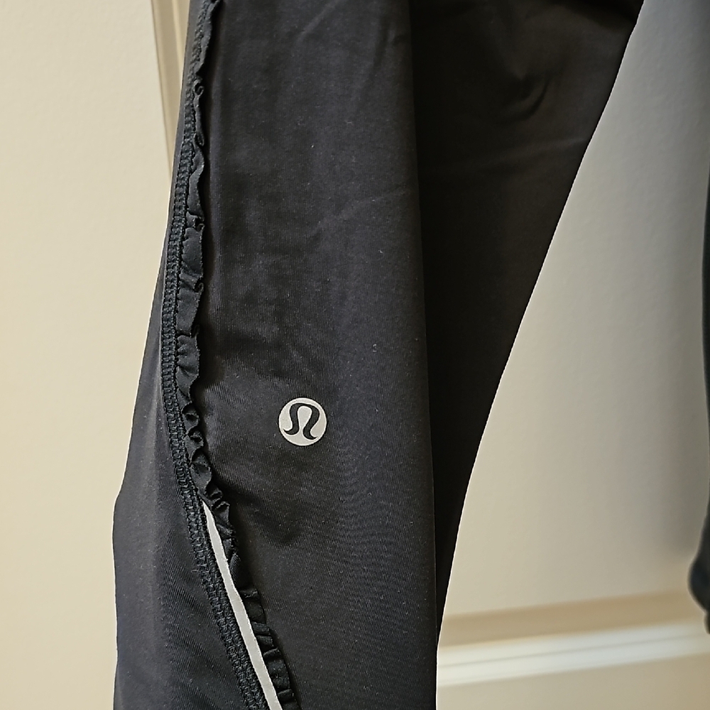 213. Lululemon Fast and Free Crop - Picture 7 of 11